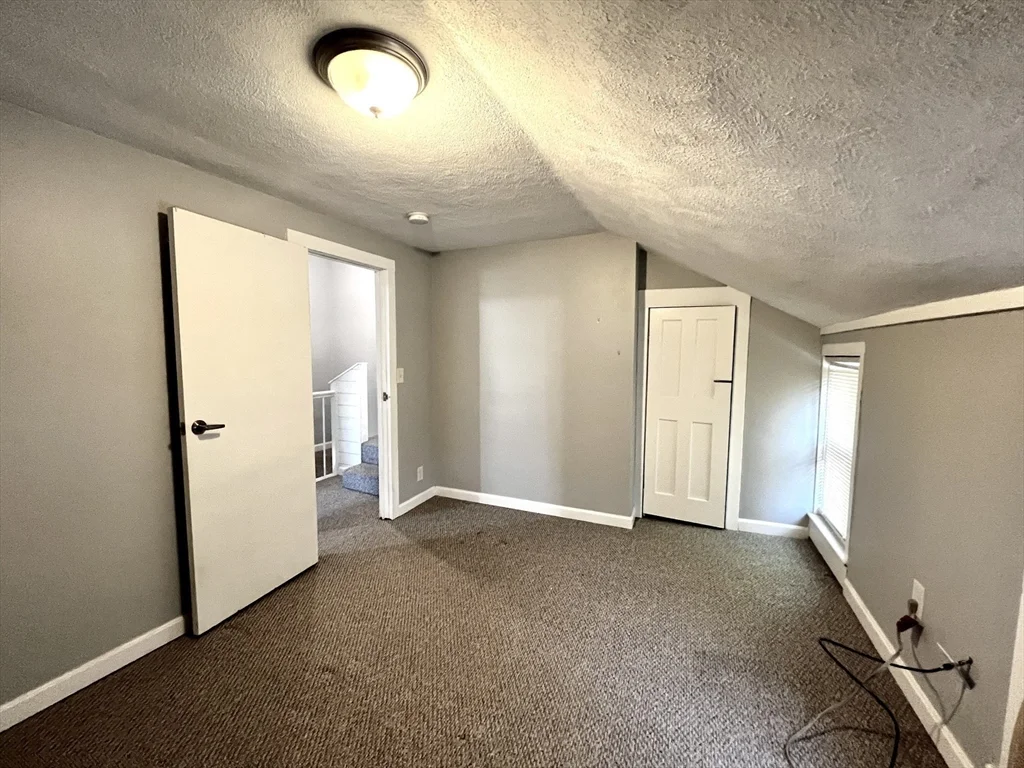 572 Main St, Watertown
