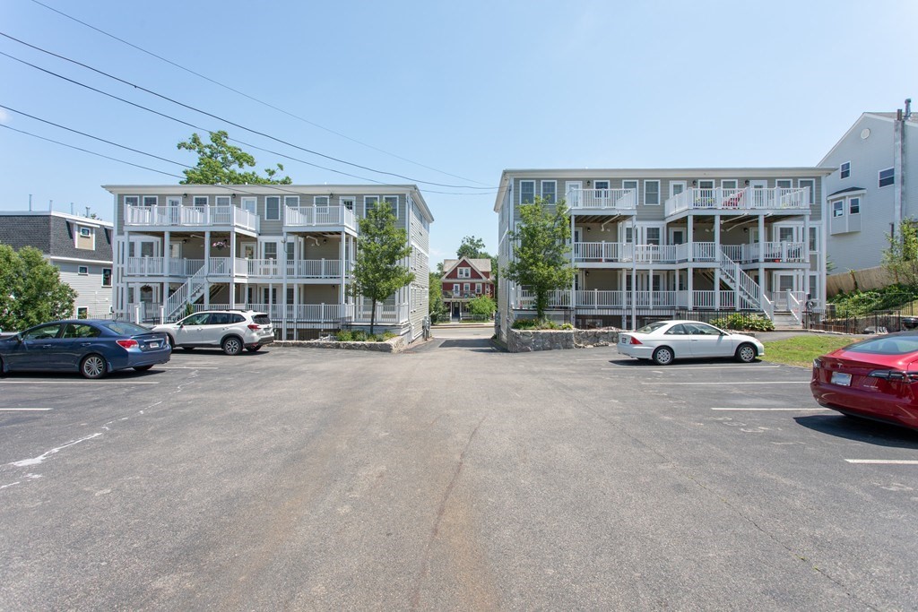 383 Hyde Park Ave, Jamaica Plain