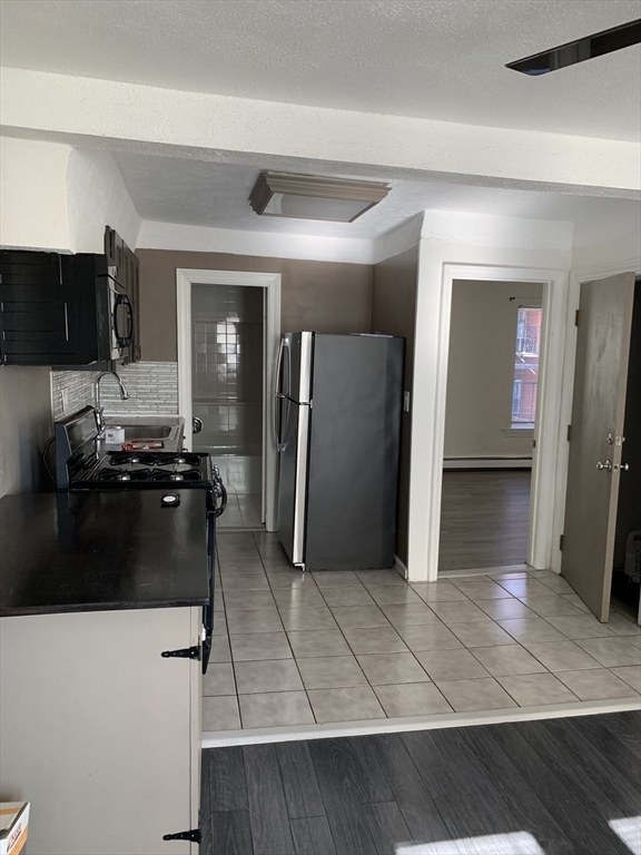 8 Greenwich St, Mission Hill