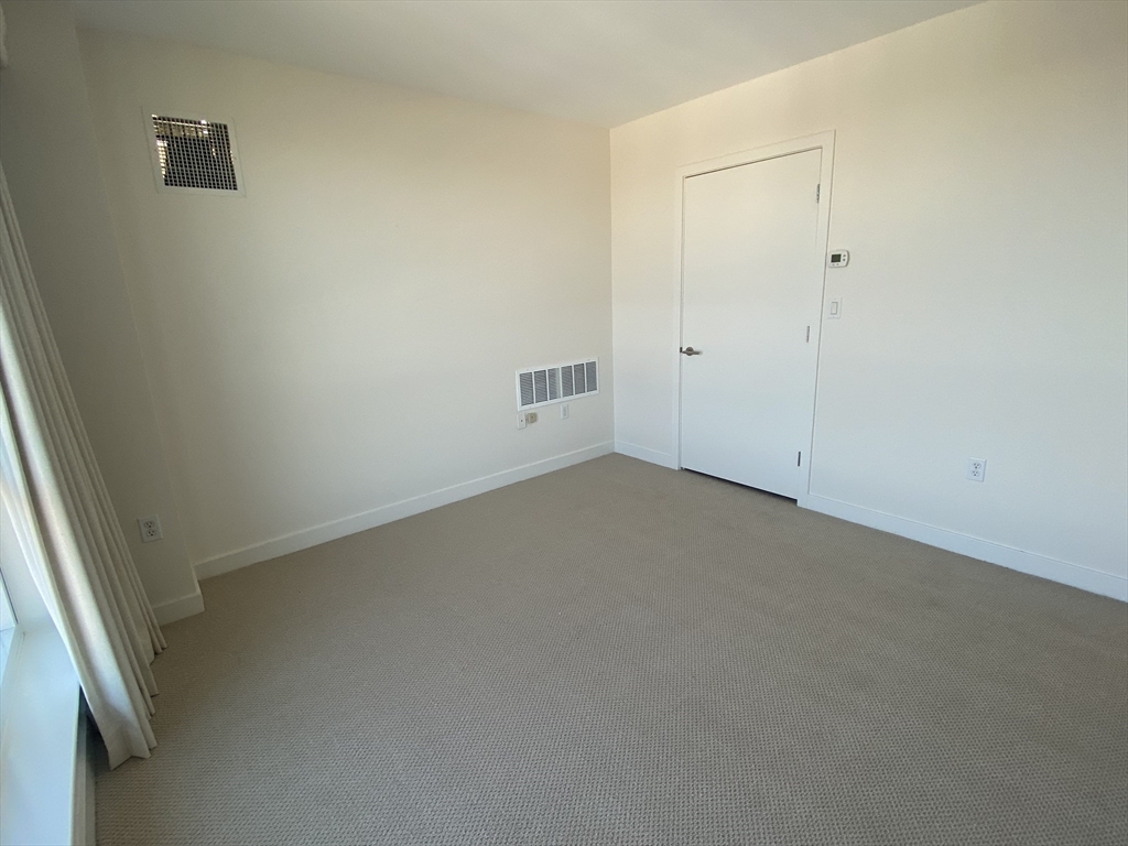 100 Station Landing, Medford