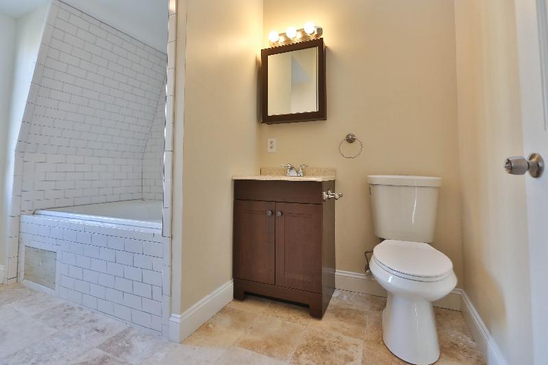 82 Bremen St, East Boston