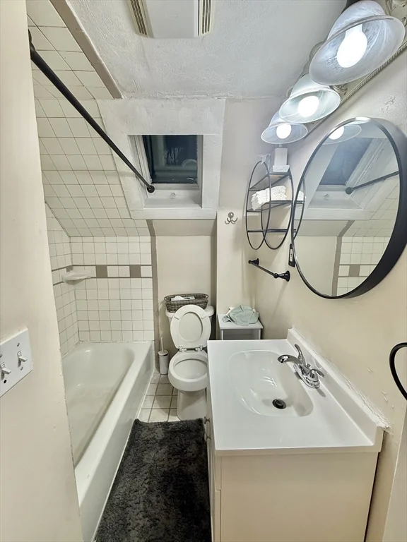 20 Park Rd, Brockton