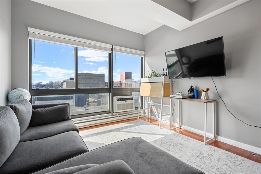 12 Stoneholm St, Fenway