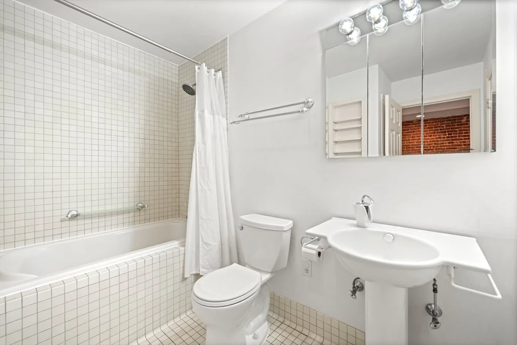 109 Beacon St, Back Bay