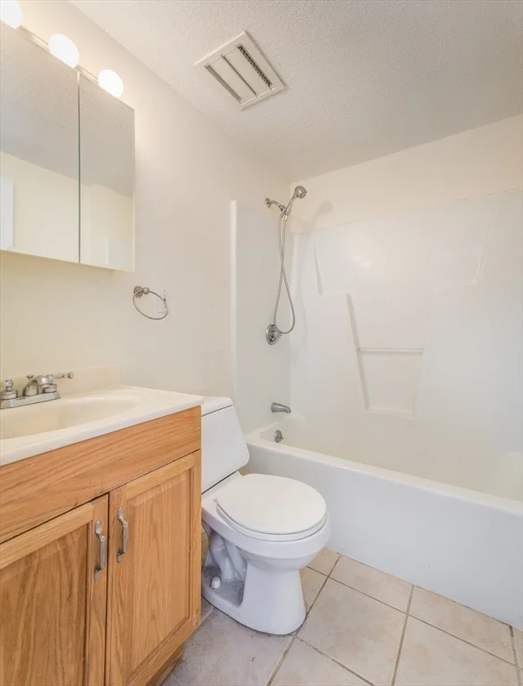 2456 Massachusetts Ave, North Cambridge