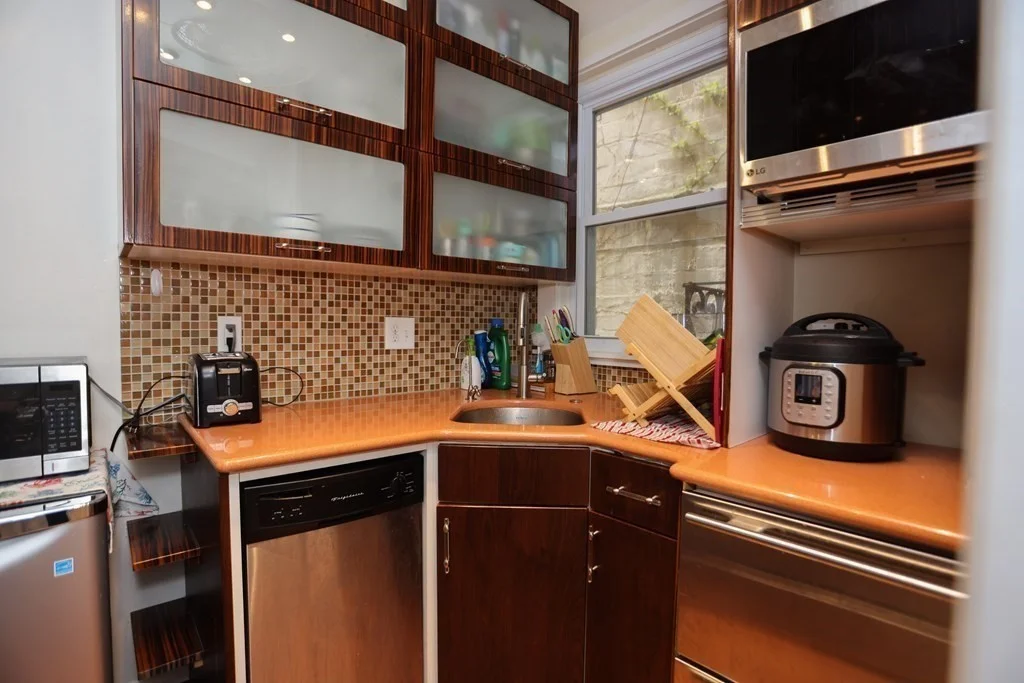 2 Arnold Cir, Mid Cambridge