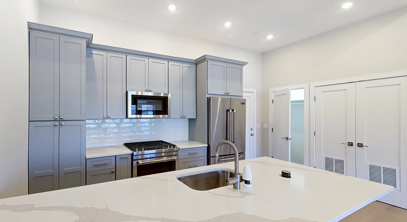 32 Cummins Highway, Roslindale