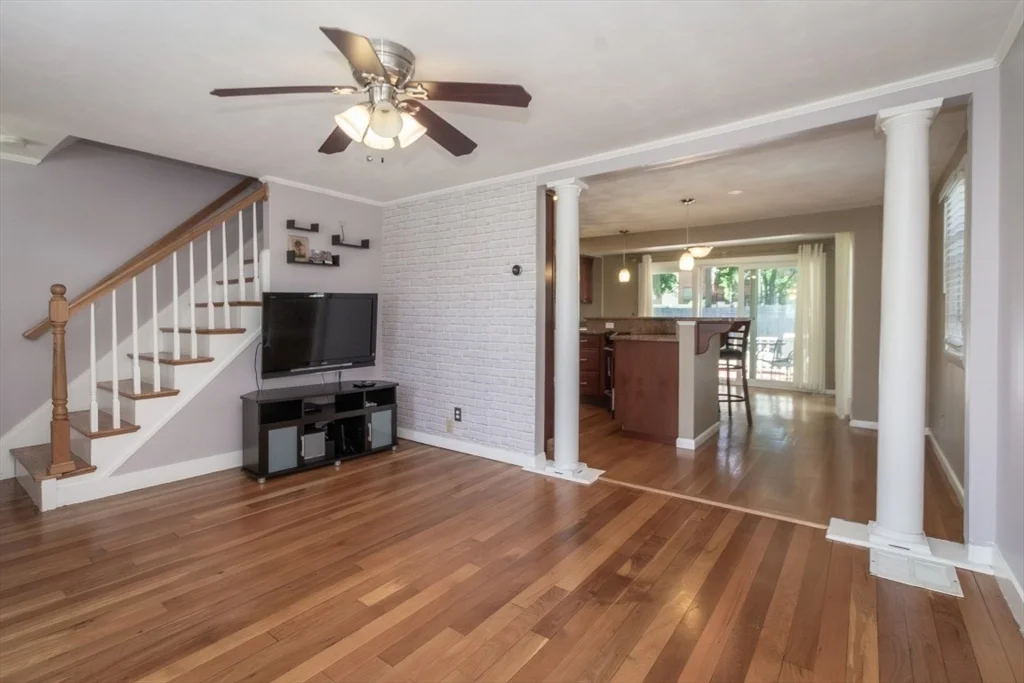 32 Hamilton Rd, Wakefield