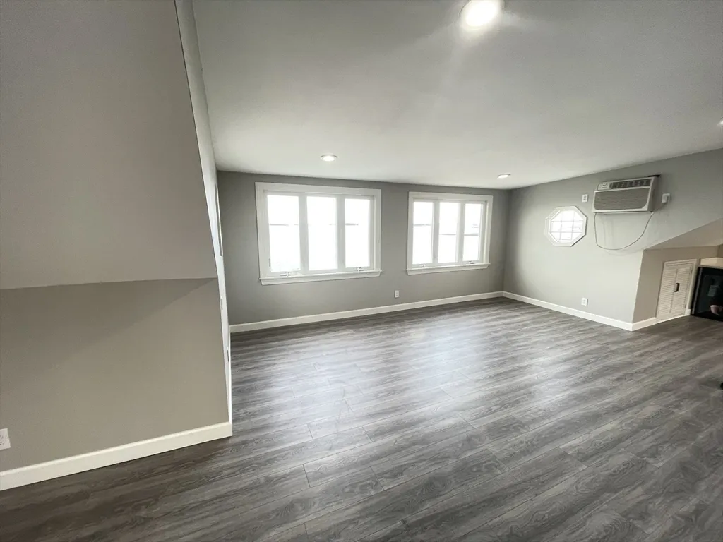 85 Regatta Rd, North Weymouth