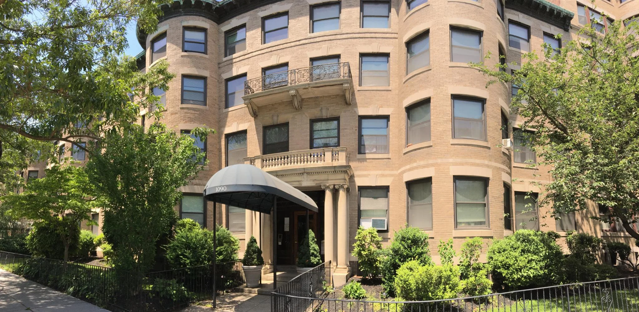 1090 Beacon St, Brookline