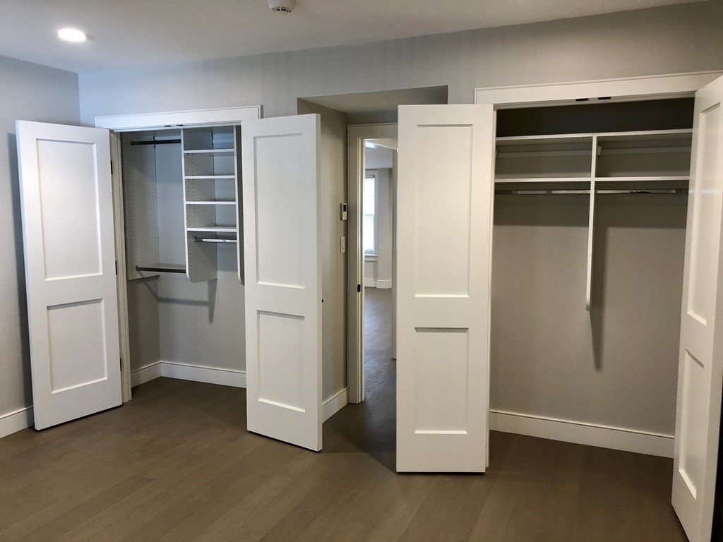 73 Chestnut St, Weston