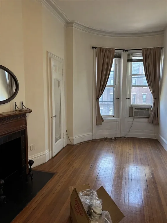 230 Commonwealth Ave, Back Bay