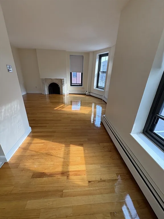 586 Massachusetts Ave, South End