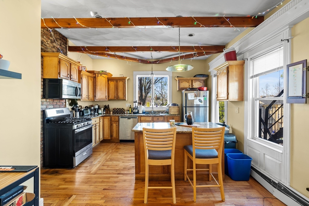 18 Gaston St, Roxbury