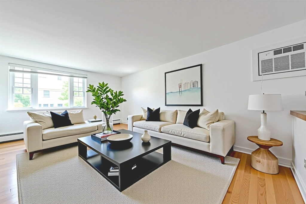 35 Hamilton Rd, Belmont