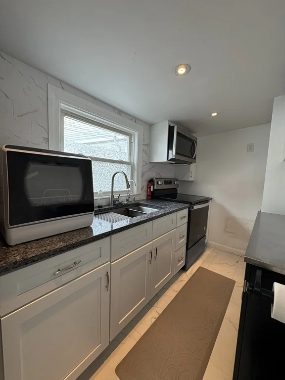 16 Homestead Ave, Quincy