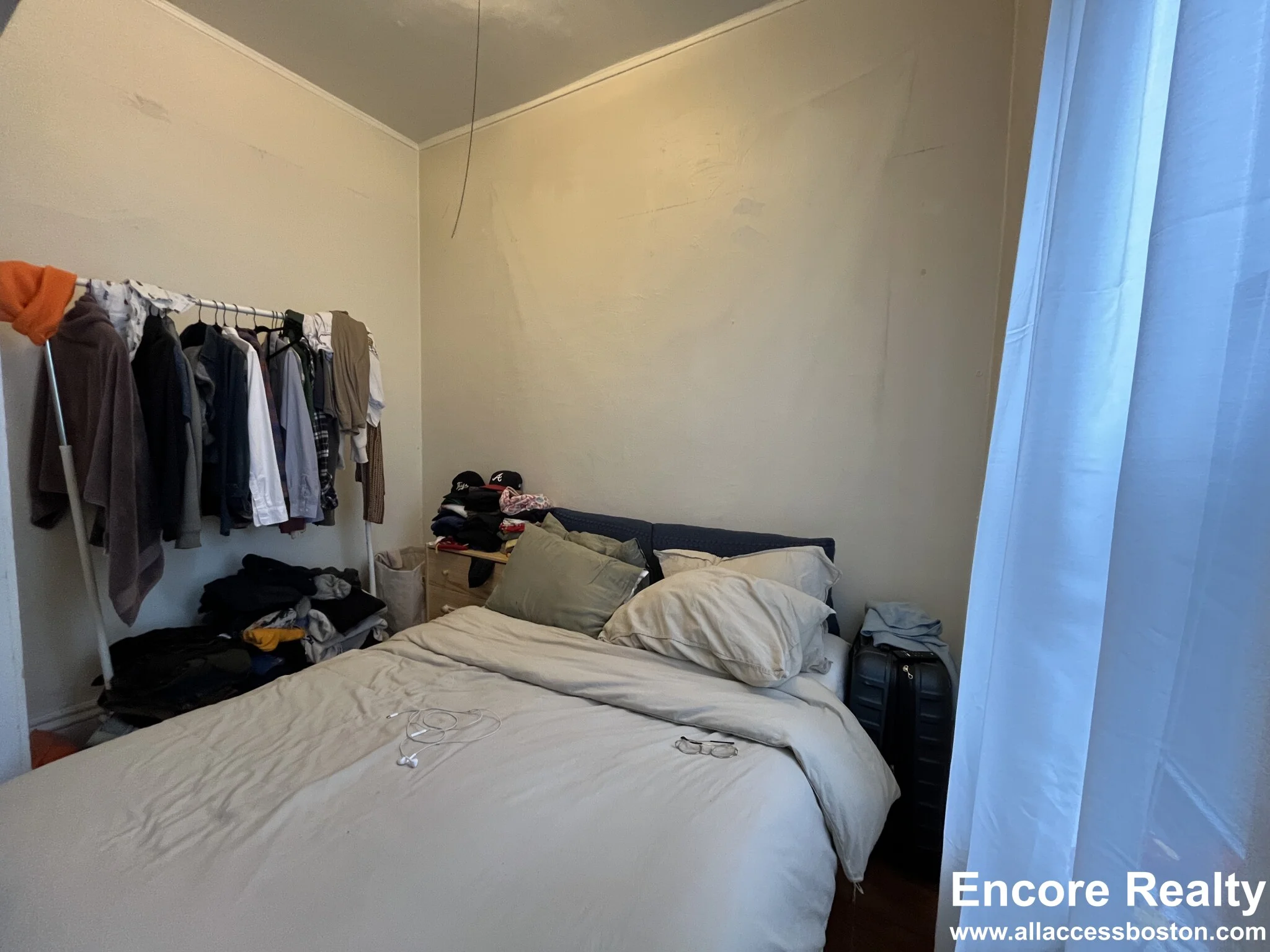 376 Riverway, Mission Hill