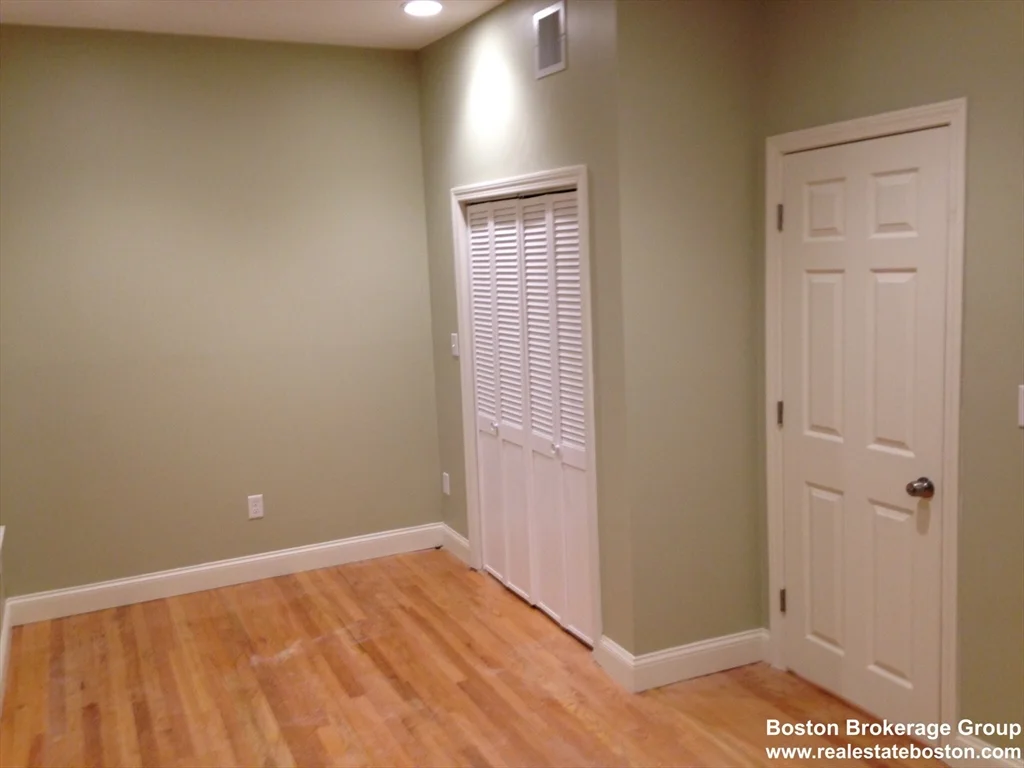 4 Kearsarge, Roxbury