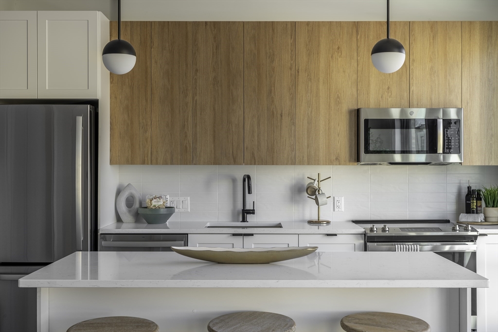 282 Bremen St, East Boston