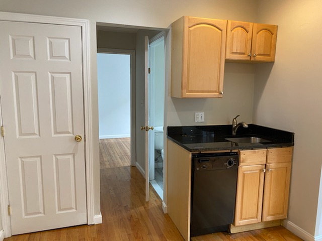 220 Hanover St, North End