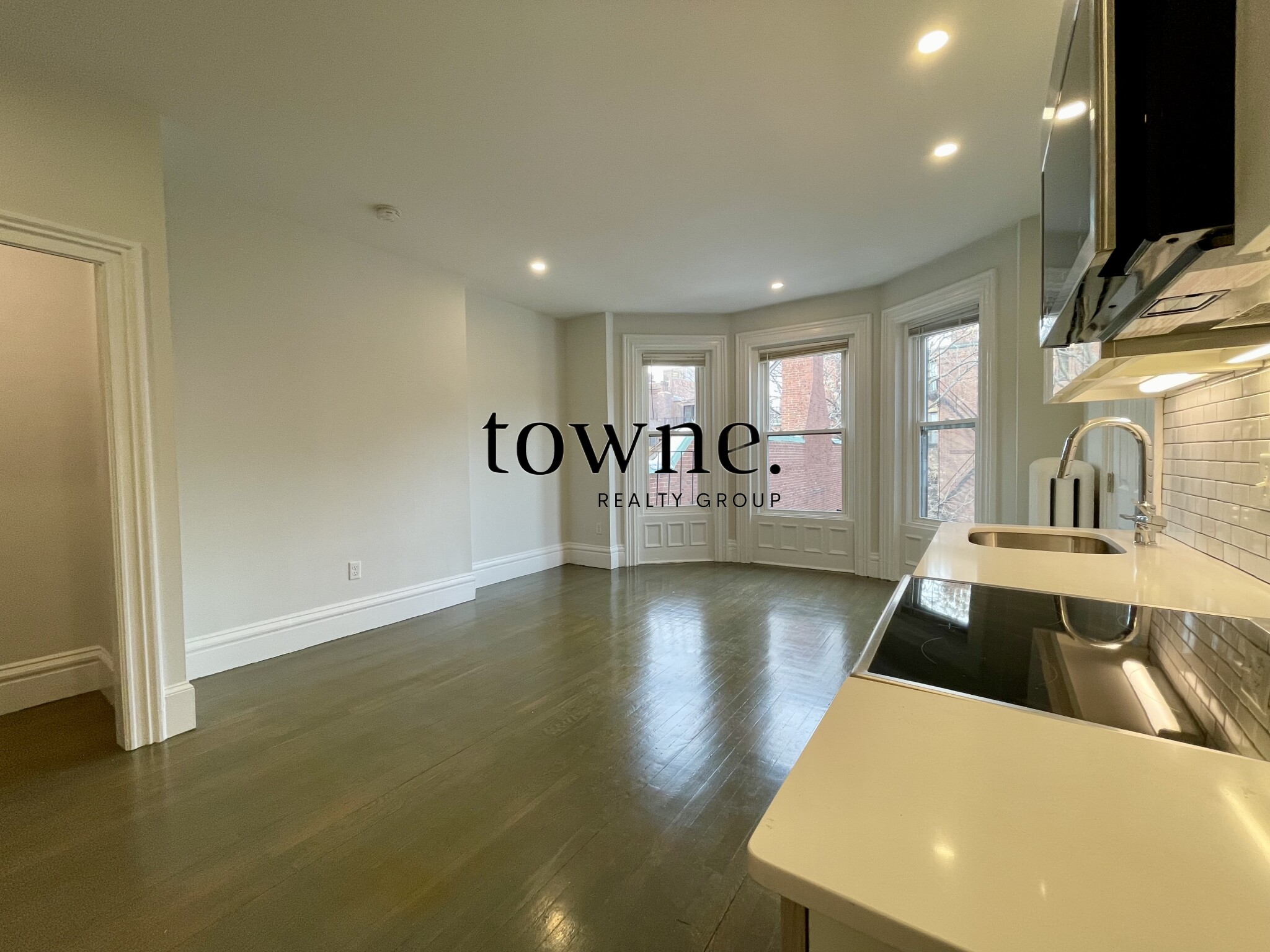 225 Newbury St, Back Bay