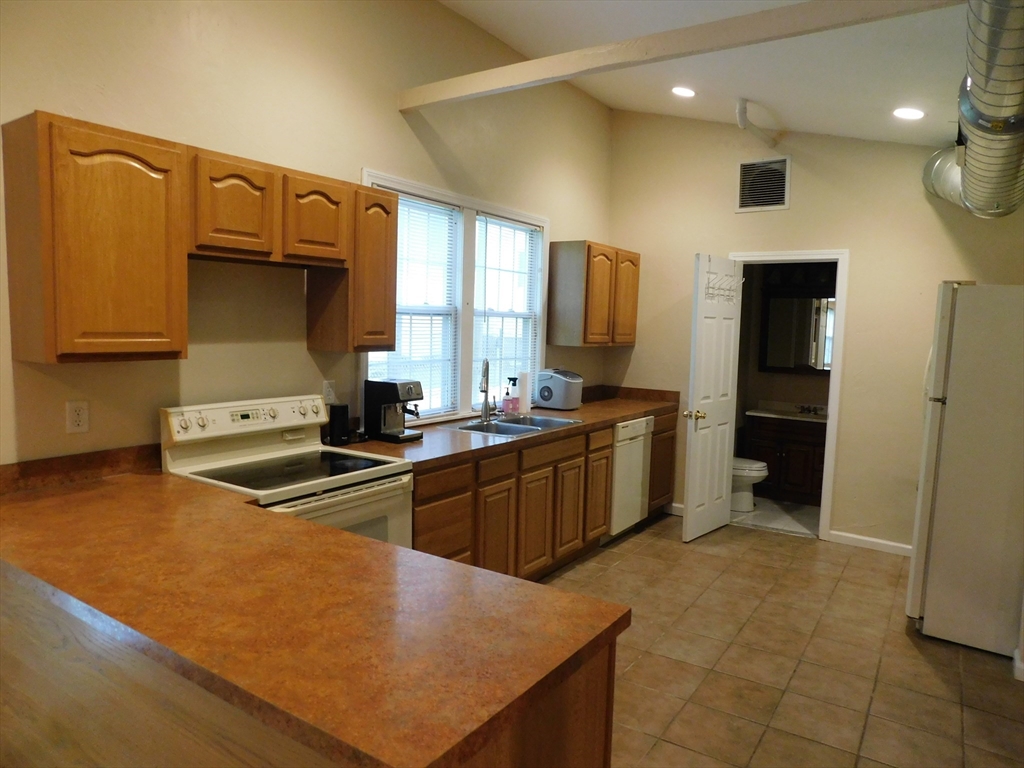 250-A Parkerville Rd, Southborough
