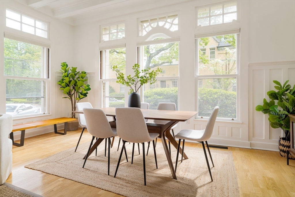 65 Glen Rd, Brookline Village