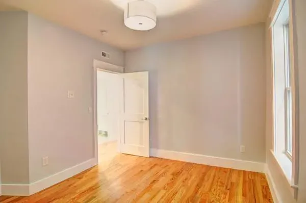 326 Chelsea St, East Boston