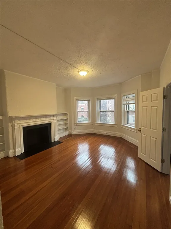 6 Beals St, North Brookline