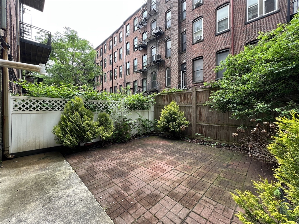 24 Isabella, Back Bay