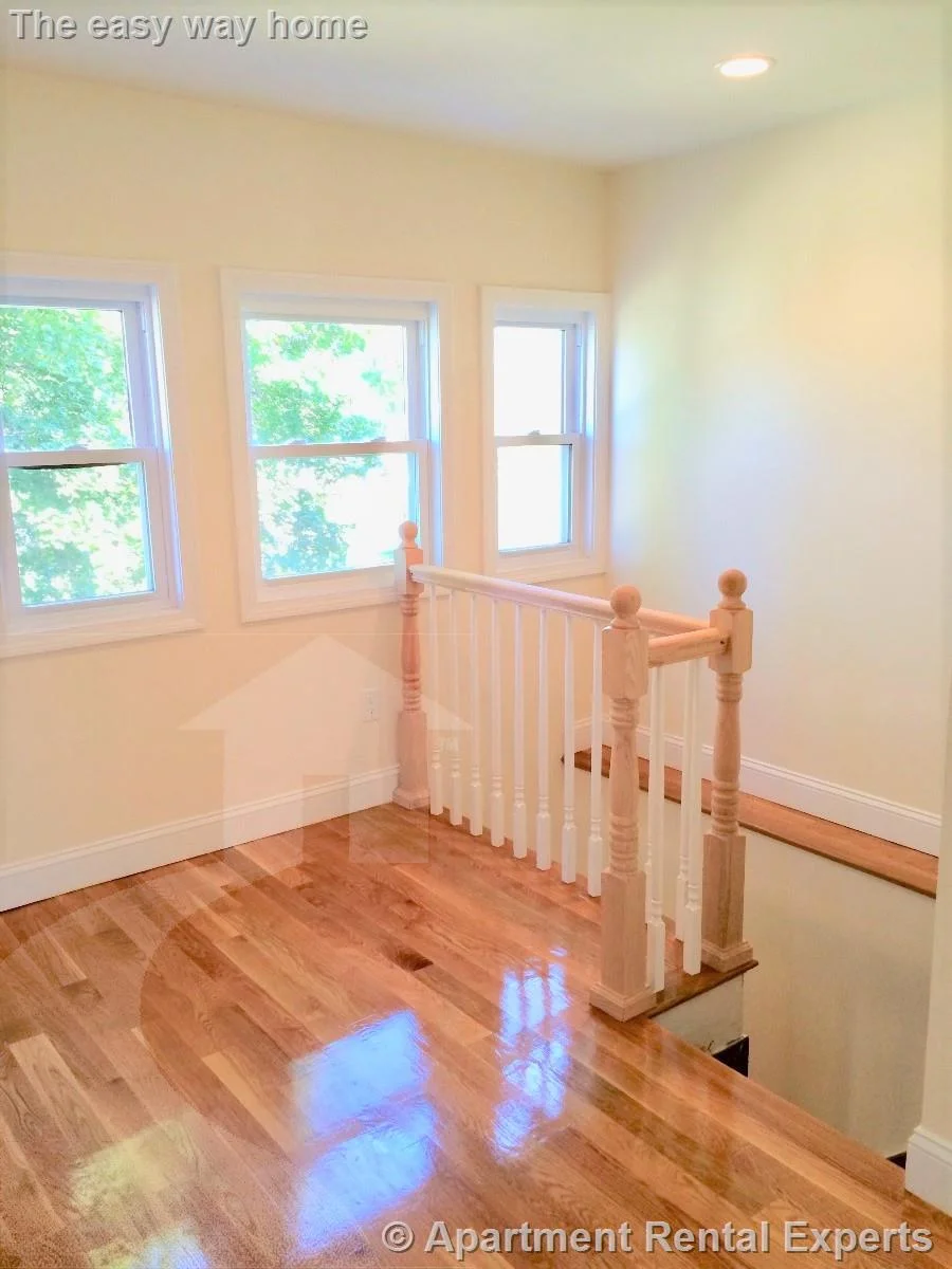 15 Taylor St, Tufts