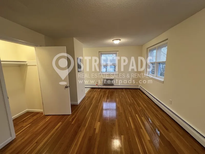 2018 Commonwealth Ave, Brighton