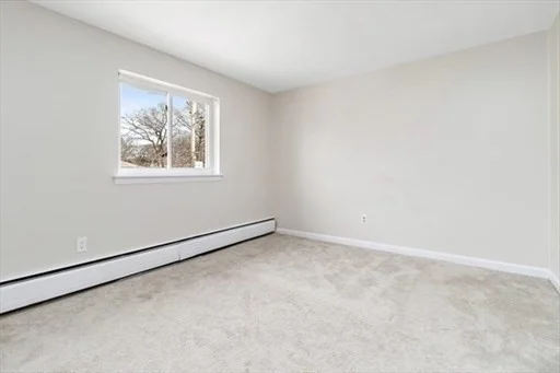 146 Bishop Dr, Framingham