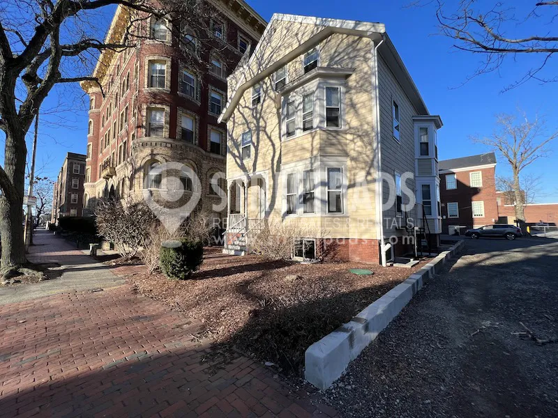 381 Harvard St, Mid-Cambridge