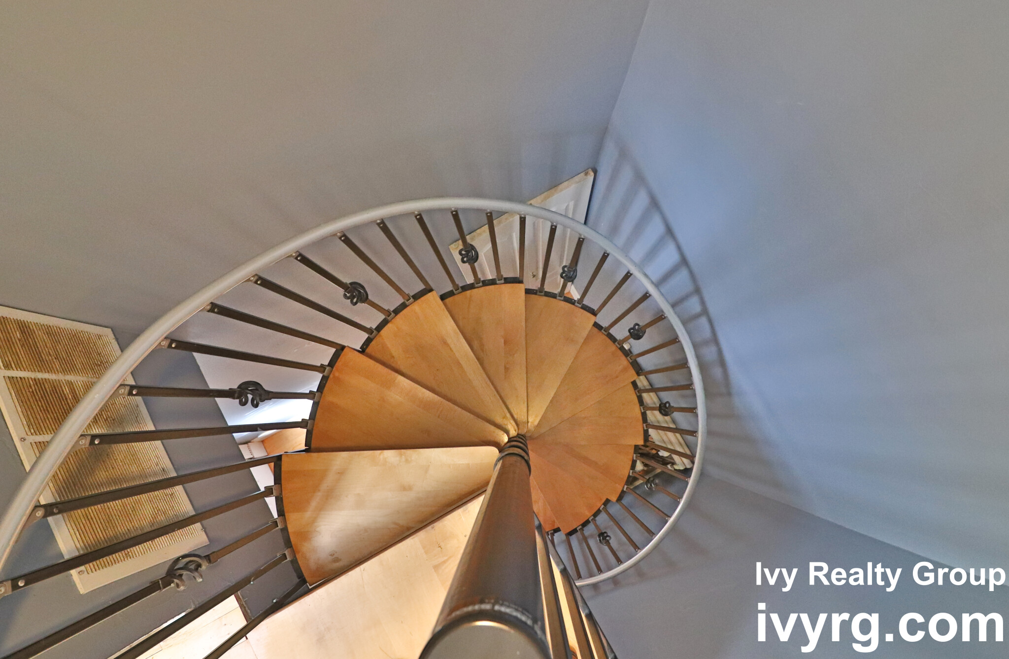 10 Mohawk St, South Boston