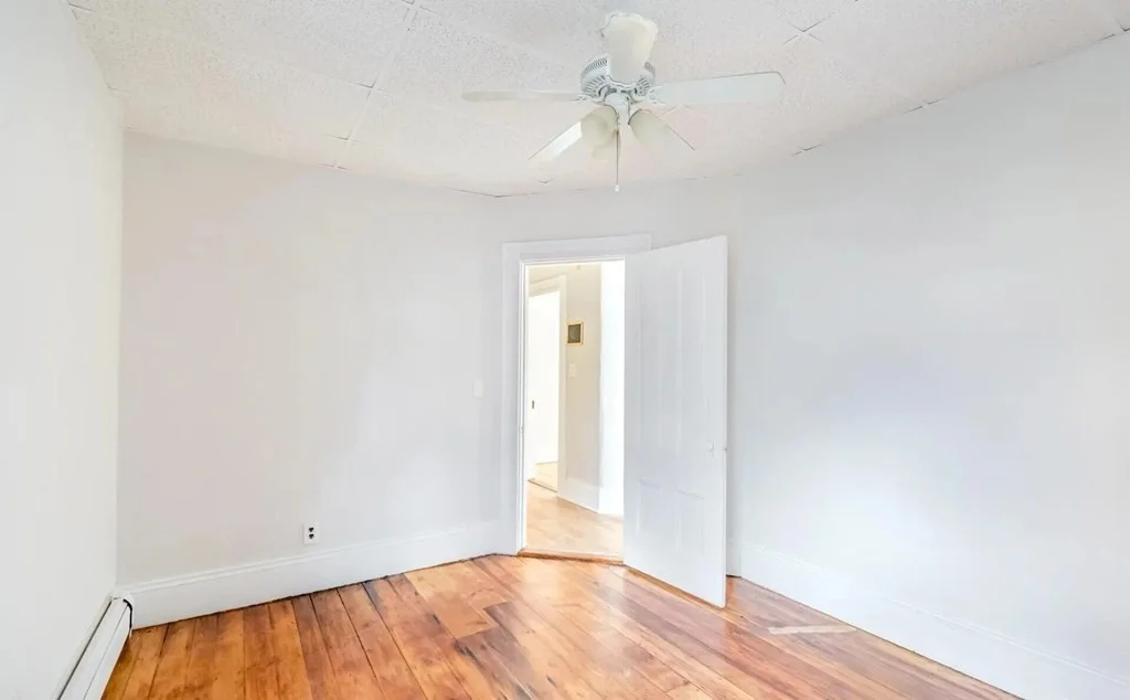 31 Falcon St, East Boston