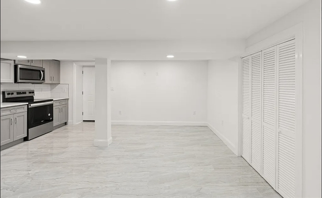 320 Malden St, Revere