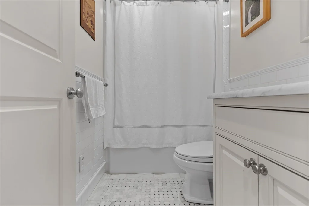 238 Marlborough St, Back Bay