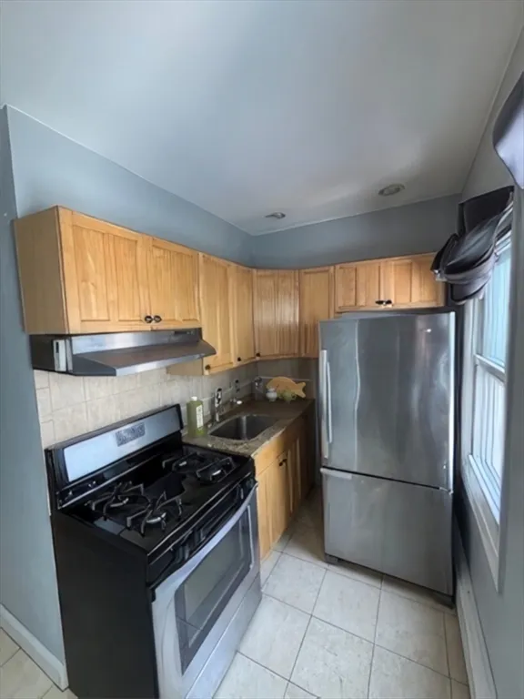 5 Prescott St, East Boston