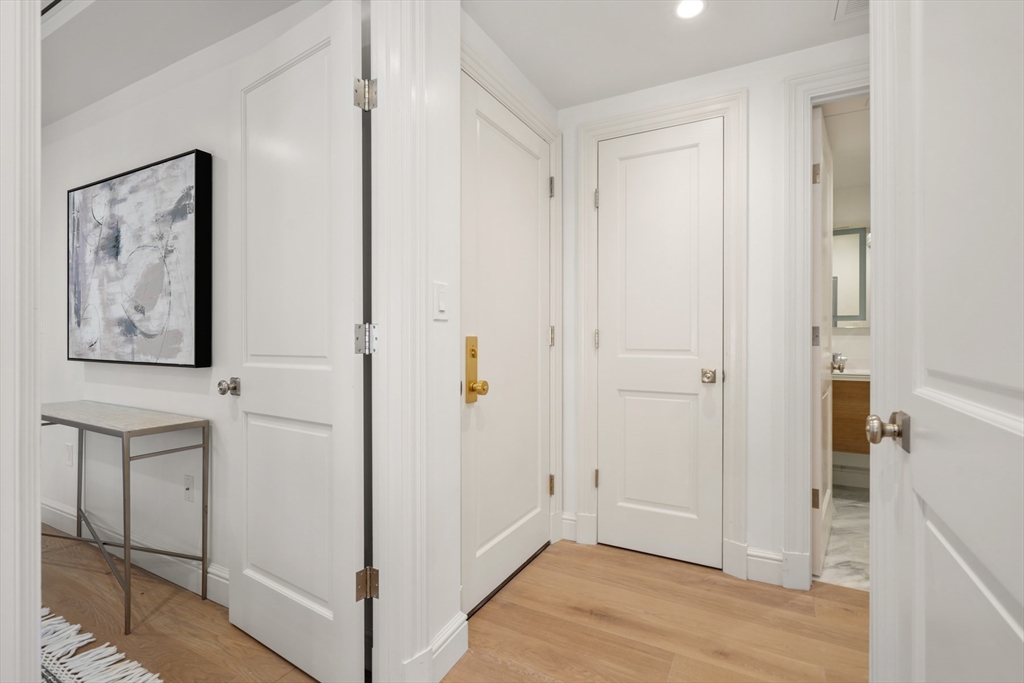 112 Myrtle, Beacon Hill