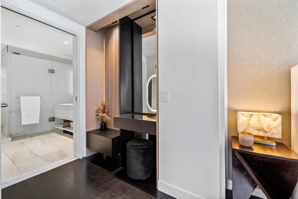 150 Seaport Blvd, Seaport District