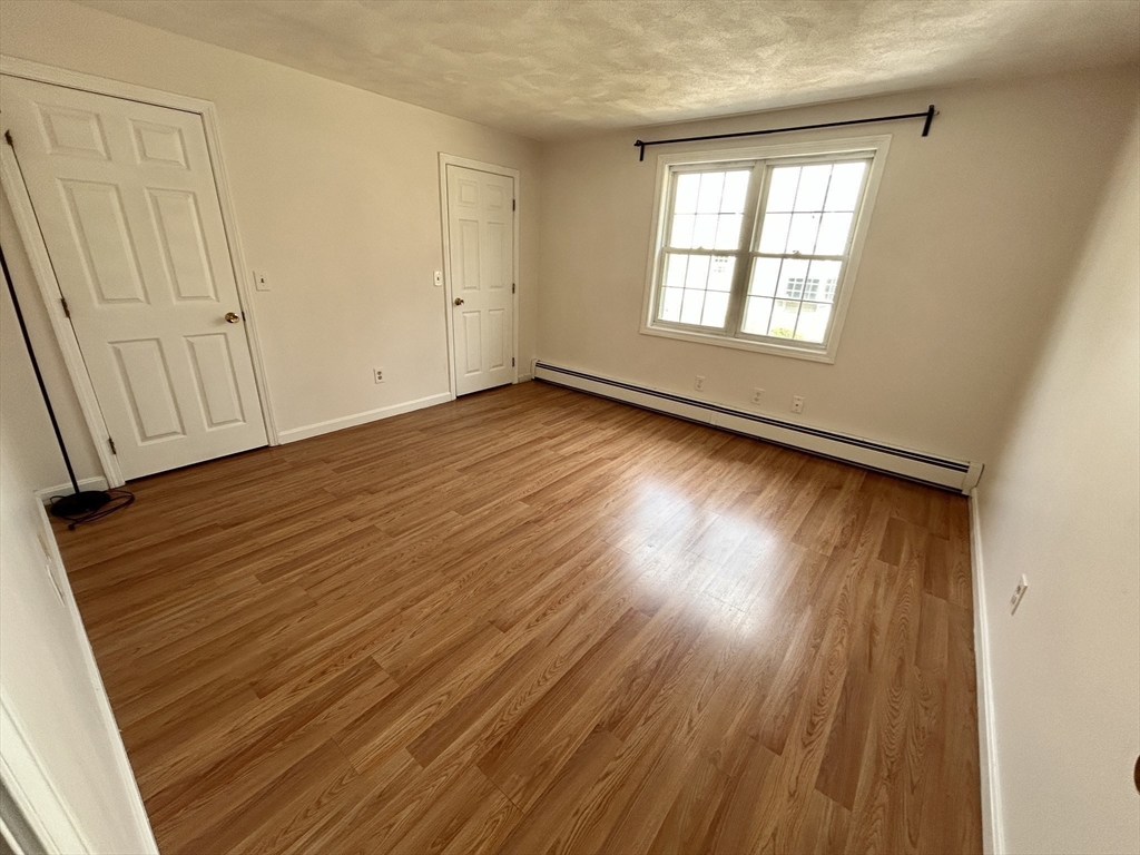 12 Homeward Ln, Natick