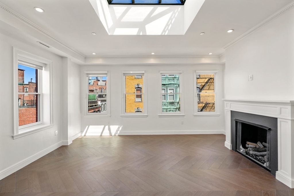 112 Myrtle, Beacon Hill