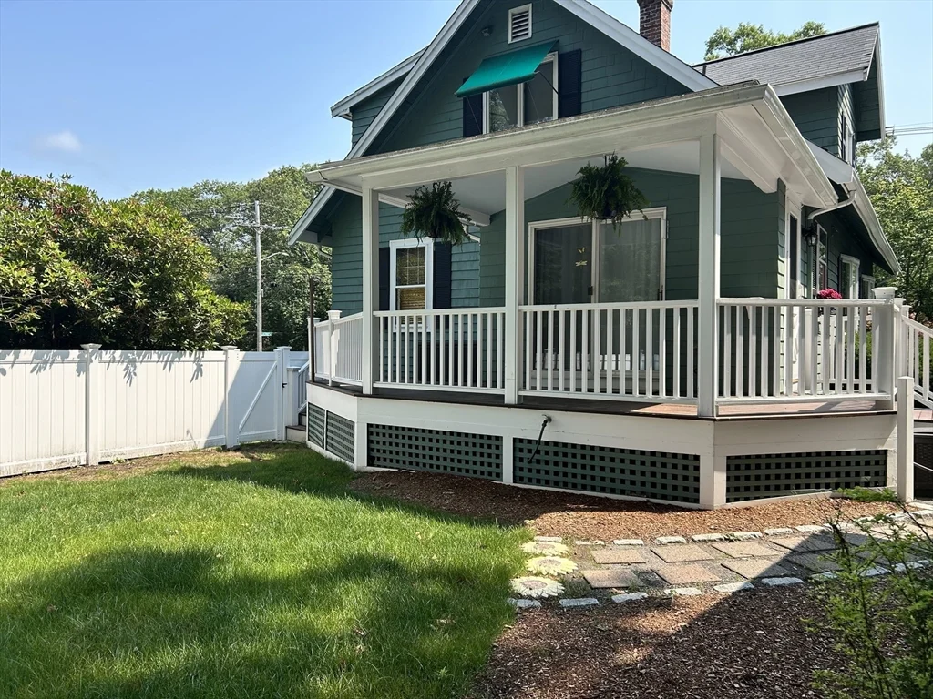 500 Lowell St, Lexington