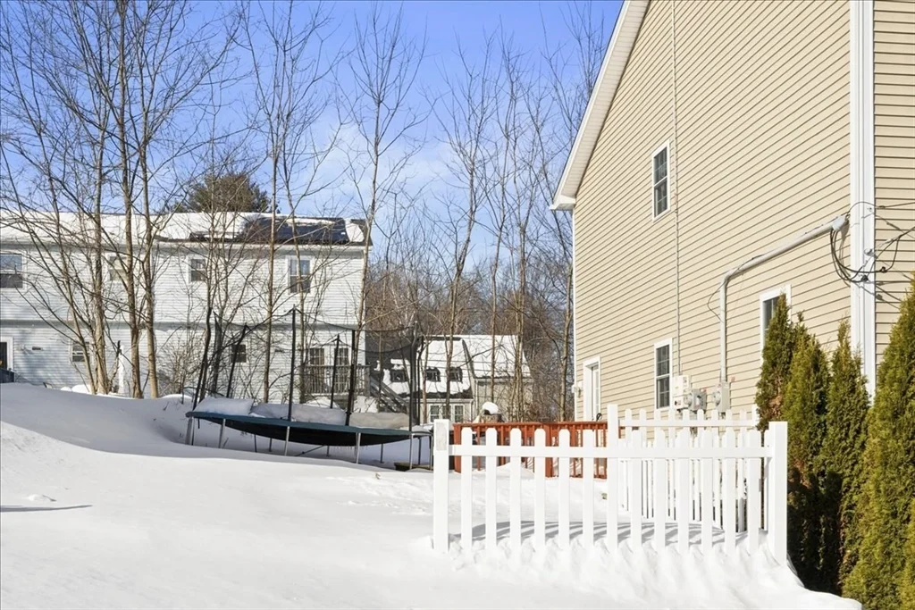 16 Third St, Worcester