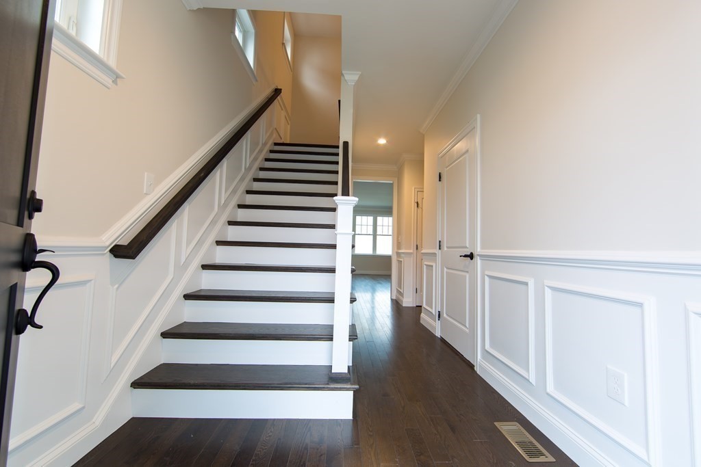 99 Oakdale Ave, Oakdale