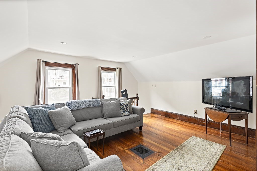 55 Main St, Somerville