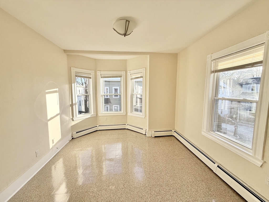 19 Armstrong St, Jamaica Plain