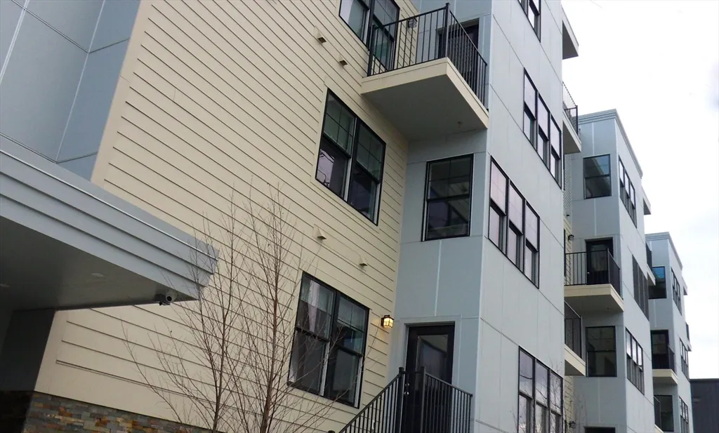 76 Stonley Rd, Jamaica Plain