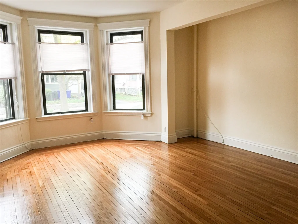 7 Naples, Coolidge Corner